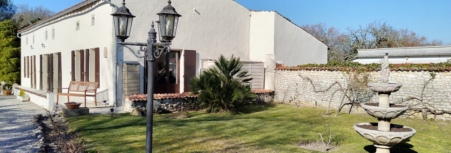 Maison 11 Pièces 294 m² à vendre à Rouffiac (17800)