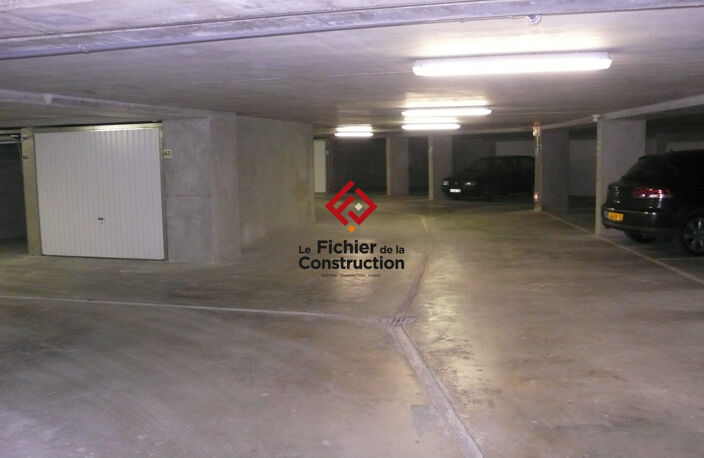 Garage Parking à louer Grenoble — photo 2