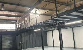 Local industriel  575 m² à louer à Annecy (74960)