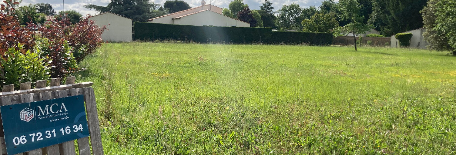 Terrain  604 m² à vendre à Saint-Vaize (17100)