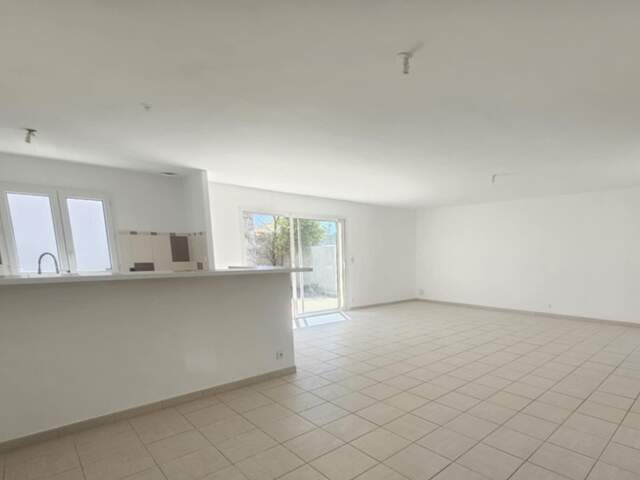 MAISON DE PLEIN PIED 117 M2 - SANS VIS À VIS - GRANDE PIÈCE DE VIE - 3 CHAMBRES - PISCINABLE — photo du bien
