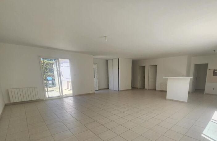 MAISON DE PLEIN PIED 117 M2 - SANS VIS À VIS - GRANDE PIÈCE DE VIE - 3 CHAMBRES - PISCINABLE — photo 3