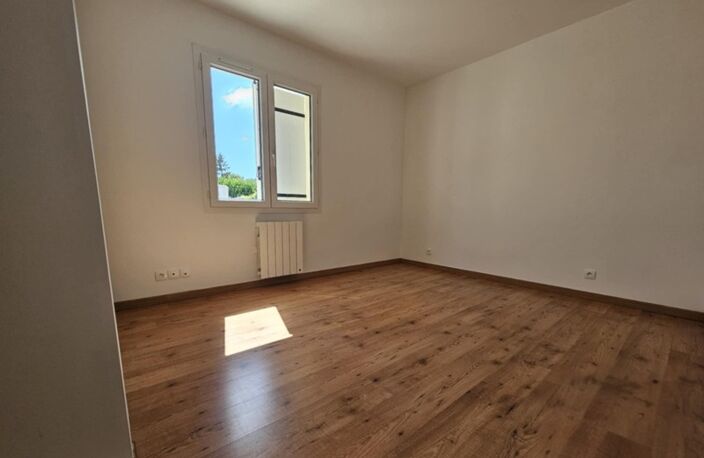 MAISON DE PLEIN PIED 117 M2 - SANS VIS À VIS - GRANDE PIÈCE DE VIE - 3 CHAMBRES - PISCINABLE — photo 4
