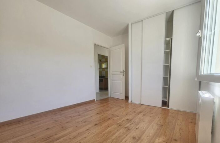 MAISON DE PLEIN PIED 117 M2 - SANS VIS À VIS - GRANDE PIÈCE DE VIE - 3 CHAMBRES - PISCINABLE — photo 5