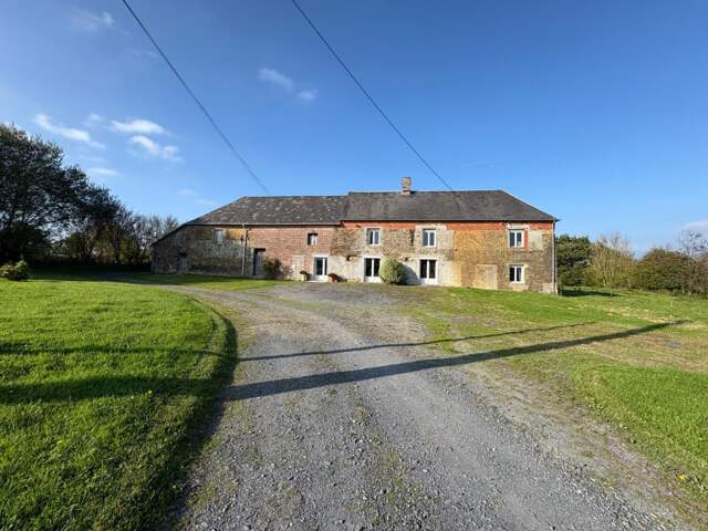 Ancien corps de ferme à Carantilly – charme, espace et potentiel réunis (50) — photo du bien