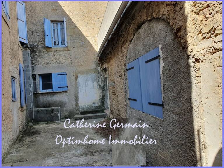 A Laure Minervois (11), à vendre – Ensemble immobilier à rénover entièrement — photo 1