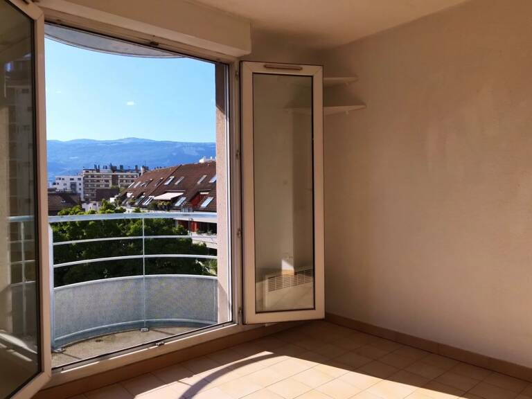 31 JEAN PERROT - STUDIO AVEC BALCON — photo 1