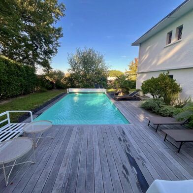 Maison 10 pièces 849000 €