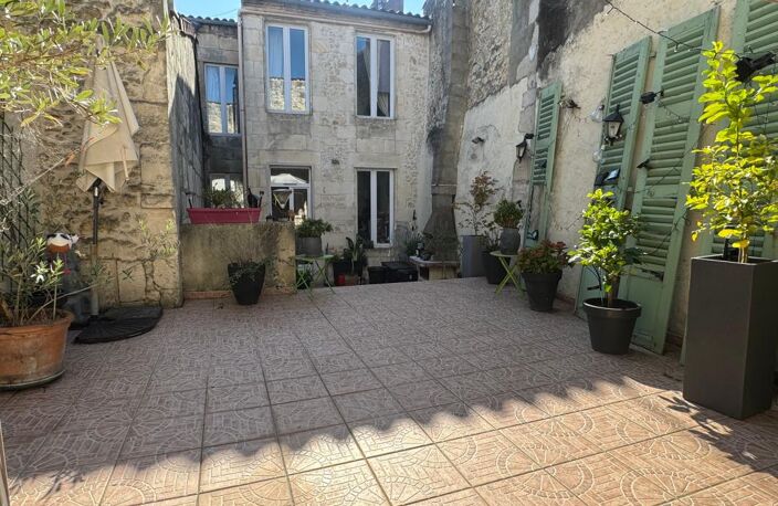 Appartement Hyper centre ville Rochefort, 3 chambres avec extérieur — photo 3