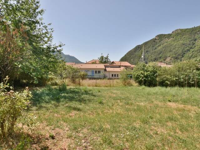 Digne-les-Bains – Quartier des Arches – Terrain plat constructible de 528 m² — photo du bien