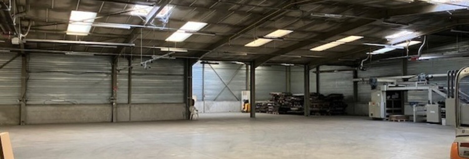 Immeuble  2380 m² à louer à Villefranche-sur-Saône (69400)