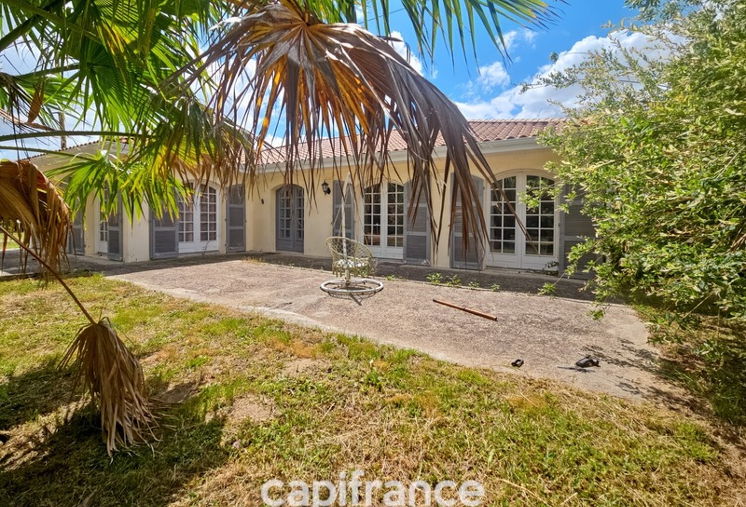 A Saint-André-de-Cubzac, maison familiale avec fort potentiel, dépendance de 85m², terrain de 4496m², 4 chambres — photo 1