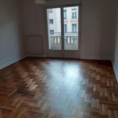 Appartement 3 pièces 1070 €