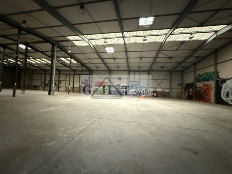 Entrepot / Bureaux 4250m2 A vendre Montreuil — photo 1
