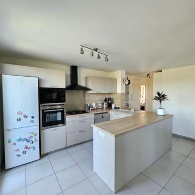 Appartement 4 pièces 220000 €