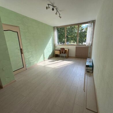 Appartement 2 pièces 555 €