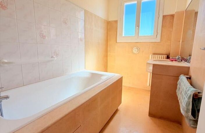 Appartement AU CENTRE VILLE — photo 4