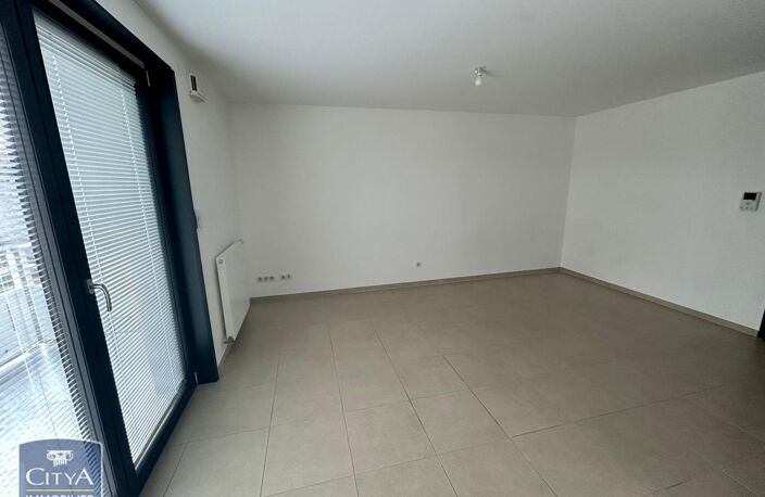 Location appartement 1 pièce 28 m² à Cholet (49300) — photo 3