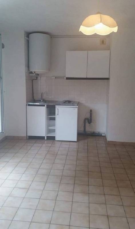 Location Studio 20 m² à Dijon 422 ¤ CC /mois