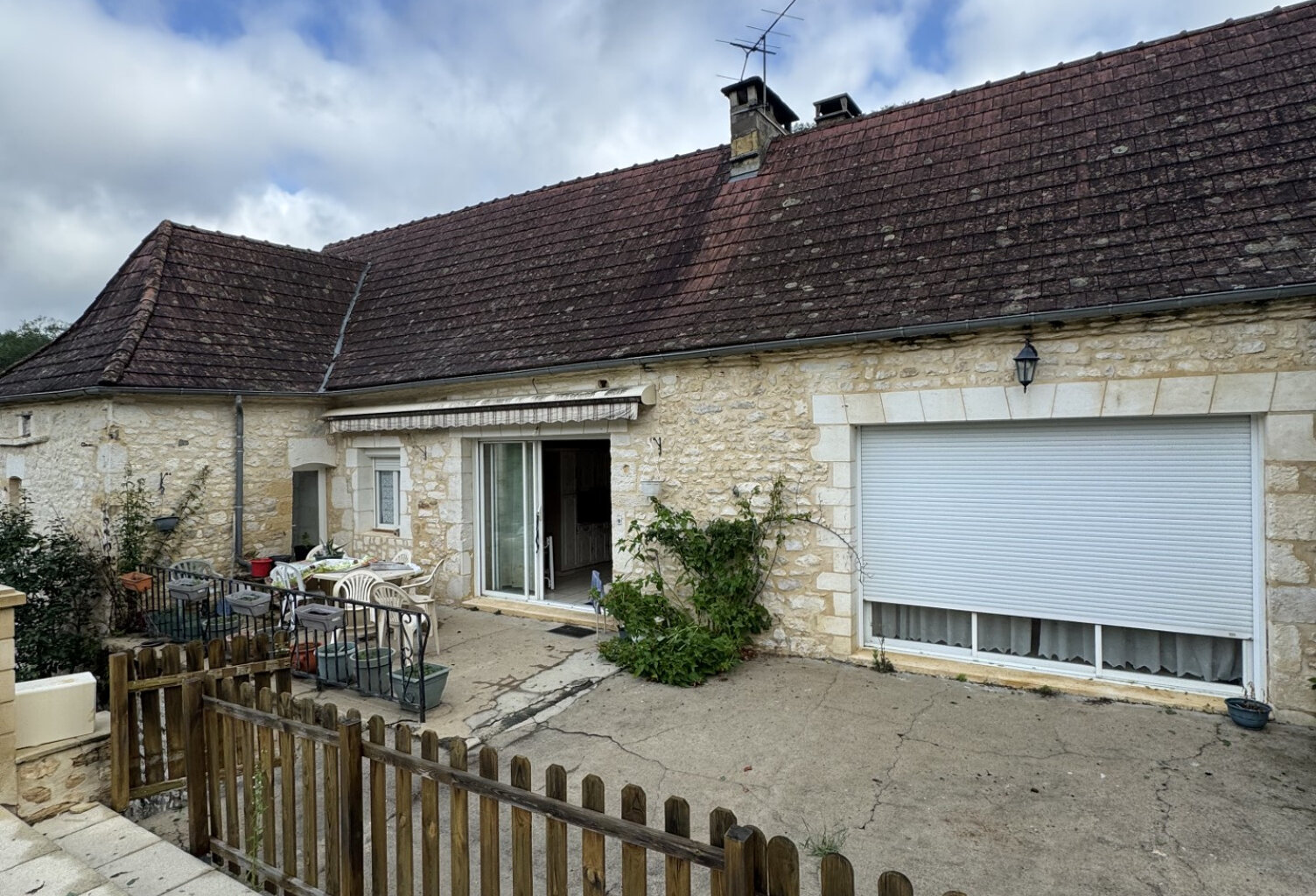 Maison en pierres avec dépendance et Grand Hangar à 15 minut — photo 1