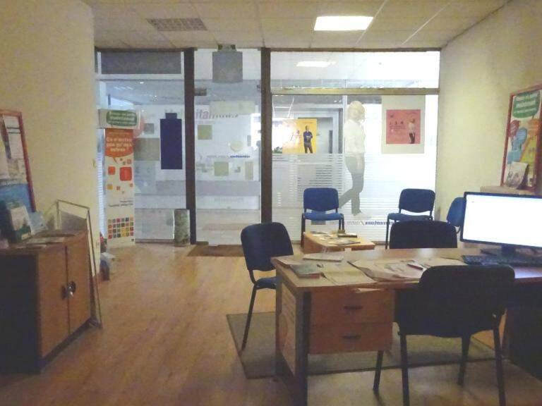 Cahors, hypercentre, murs à vendre, local de 69m² — photo 1