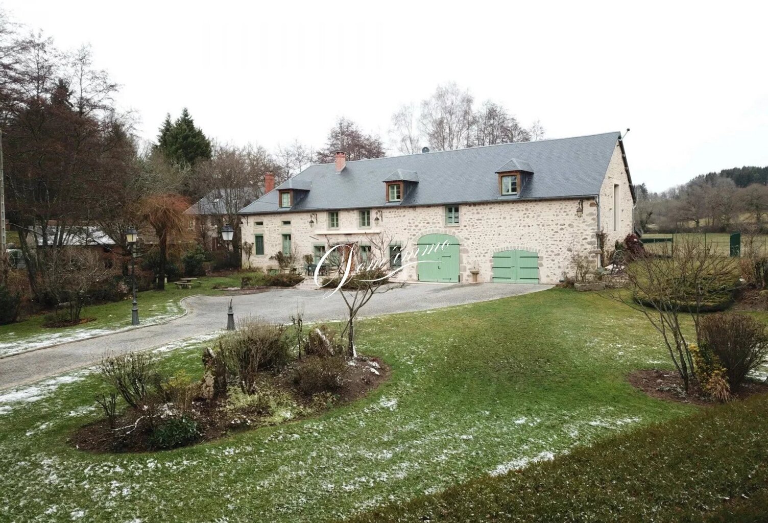 Au coeur du MORVAN : Ancien Moulin d'exception restauré en Bourg — photo 1