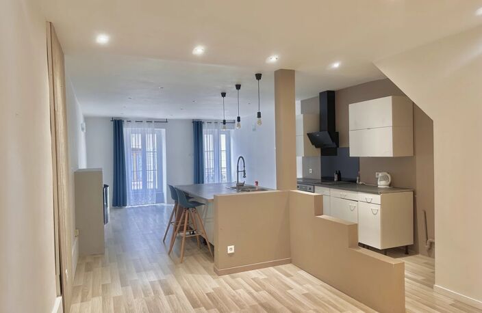Saulieu : Immeuble Mixte, Local Commercial et Habitation — photo 2