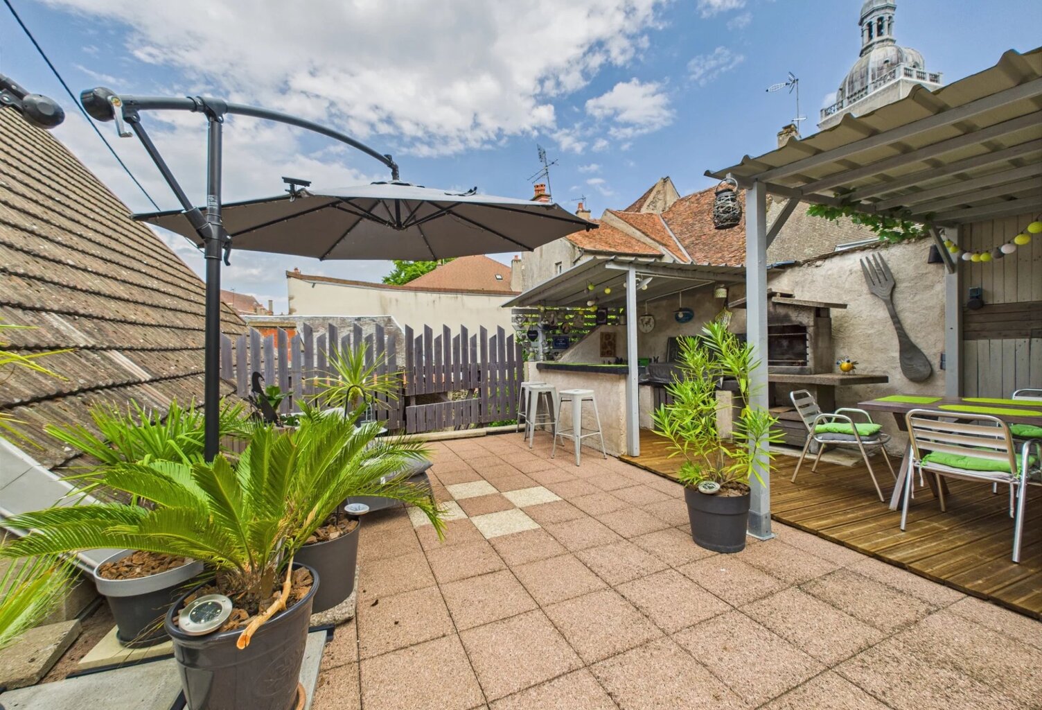 En exclusivité: SAULIEU CENTRE VILLE: Immeuble à usage de commer — photo 1