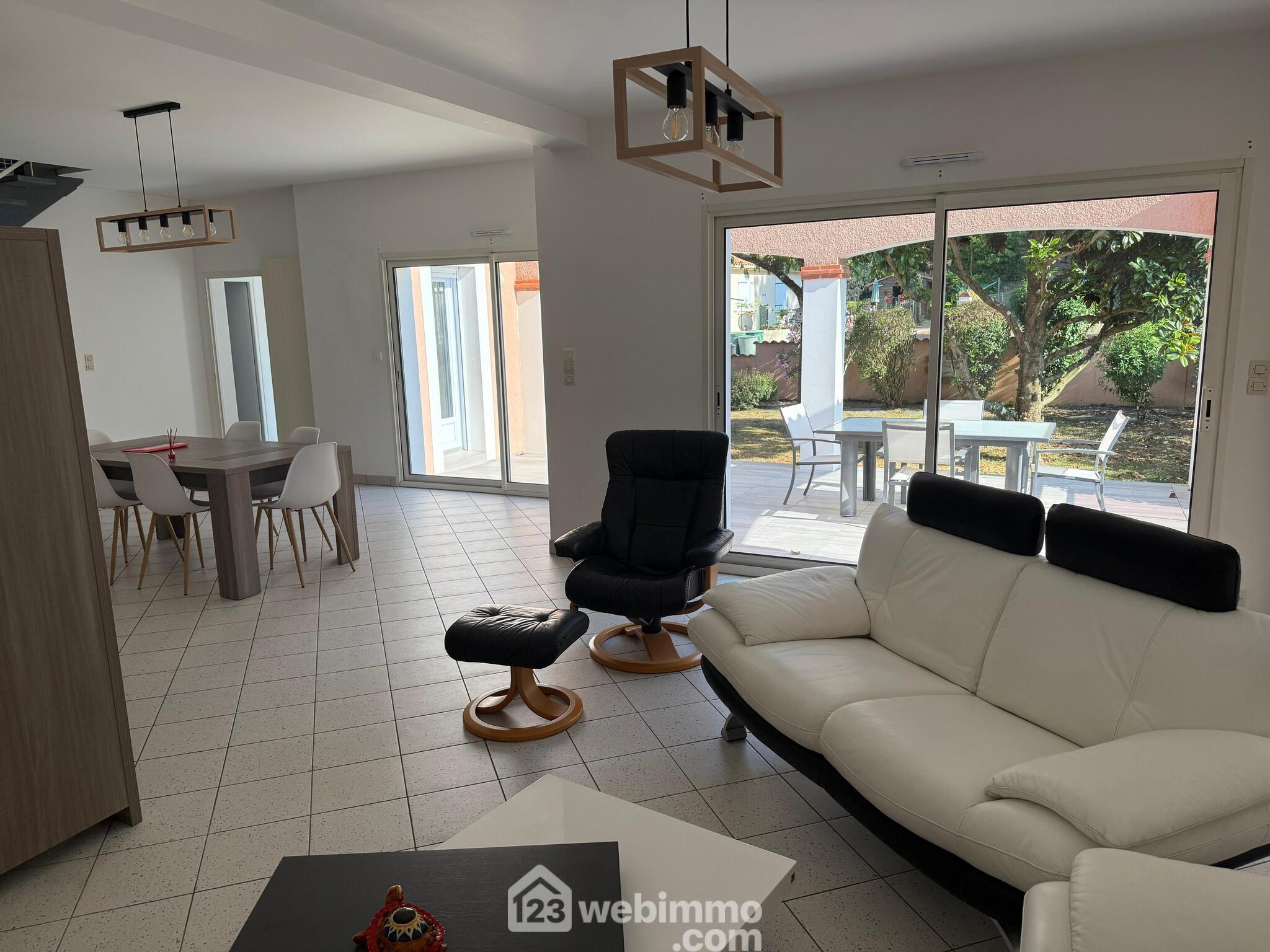 Photo Demeure - 217m² - Longeville Sur Mer image 2/4