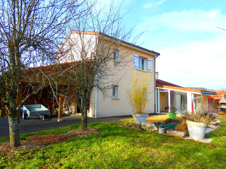 A 2 pas d' Arpajon sur Cère BELLE MAISON contemporaine — photo 1