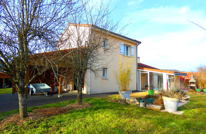 A 2 pas d' Arpajon sur Cère BELLE MAISON contemporaine — photo 2