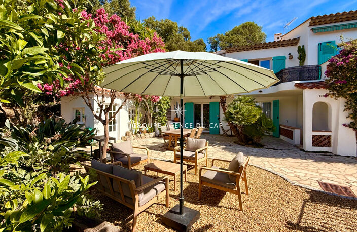 VILLA 174M²  COMPRENANT 9 PIECES AVEC APPARTEMENTS INDEPENDANTS, BELLE VUE DEGAGEE, PROCHE DES PLAGES ET DES COMMERCES DES ISSAMBRES — photo 4