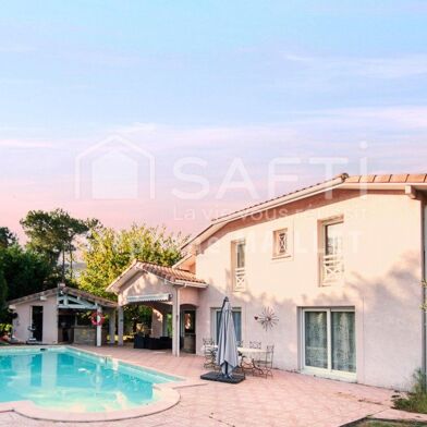 Maison 9 pièces 549900 €