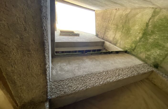 ancien atelier d'artiste édifié sur caves à Vermenton — photo 4