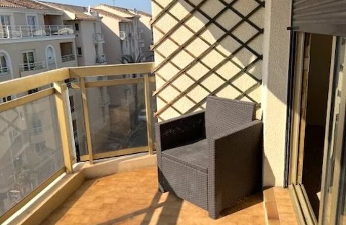 EXCLUSIVITÉ – SAINT-RAPHAËL – Appartement T2 à rénover — photo 2
