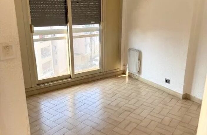 EXCLUSIVITÉ – SAINT-RAPHAËL – Appartement T2 à rénover — photo 3