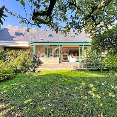 Maison 5 pièces 854100 €