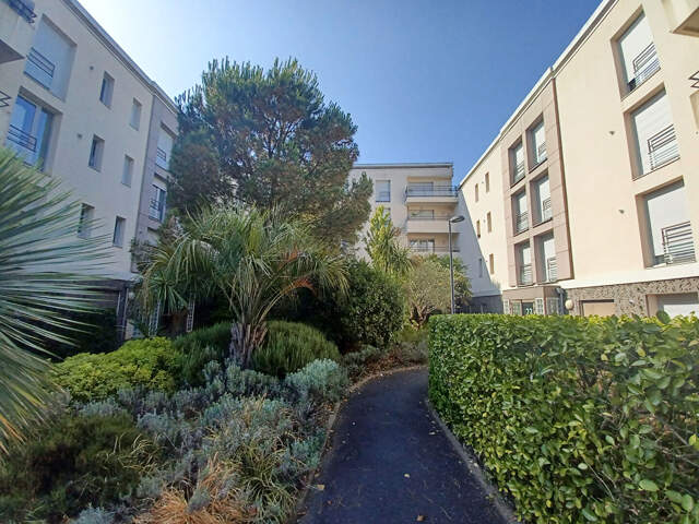 Appartement Saint Sébastien Sur Loire 2 pièces - avec balcon et parking privatif — photo du bien