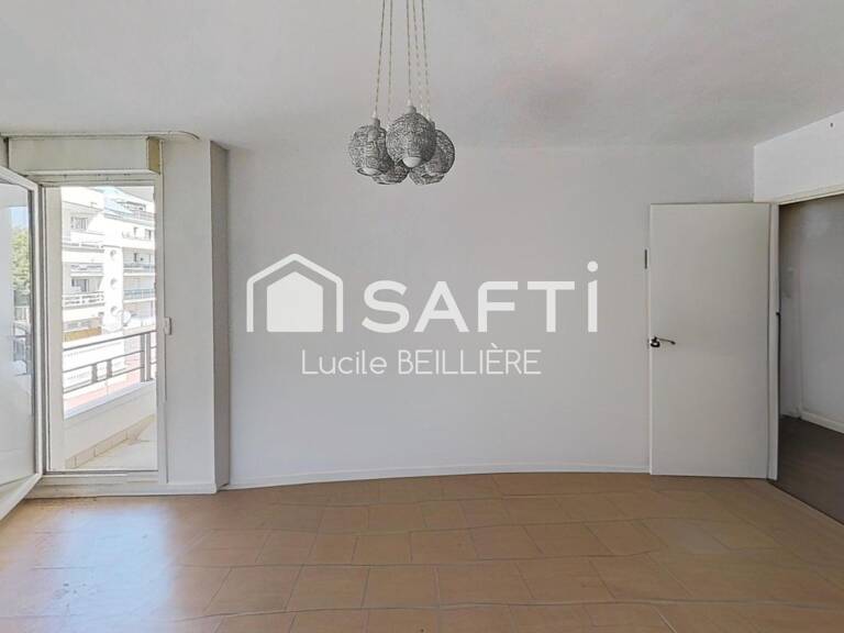 A Noisy- le Grand 93160 CHARMANT APPARTEMENT LUMINEUX  T4, 74 m², 3 chambres avec un emplacement de parking privé — photo 1