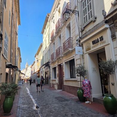 Appartement 2 pièces 834 €