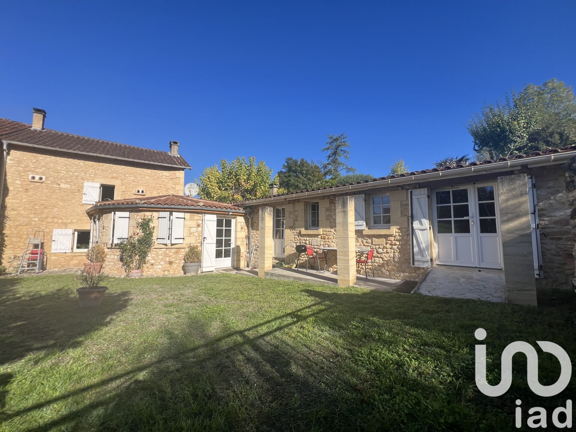 Ste-Alvere-St-Laurent-Les-Batons - 110m² - 5p. - 3ch.