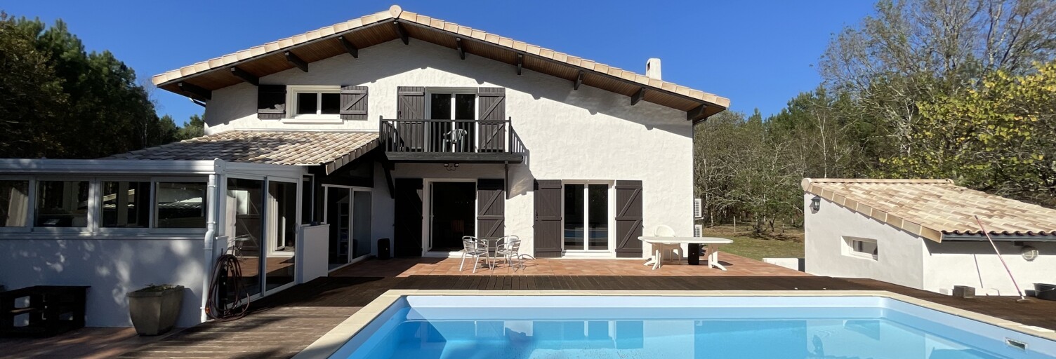 Maison 8 Pièces 245 m² à vendre à Mios (33380)