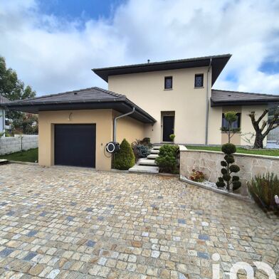 Maison 5 pièces 739000 €