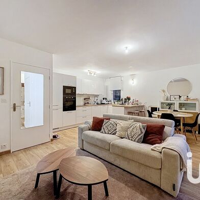 Appartement 3 pièces 213000 €