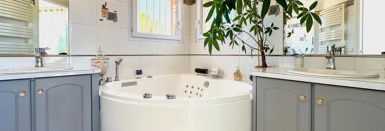 Maison 5 Pièces 203 m² à vendre à Roquebrune-sur-Argens (83520)