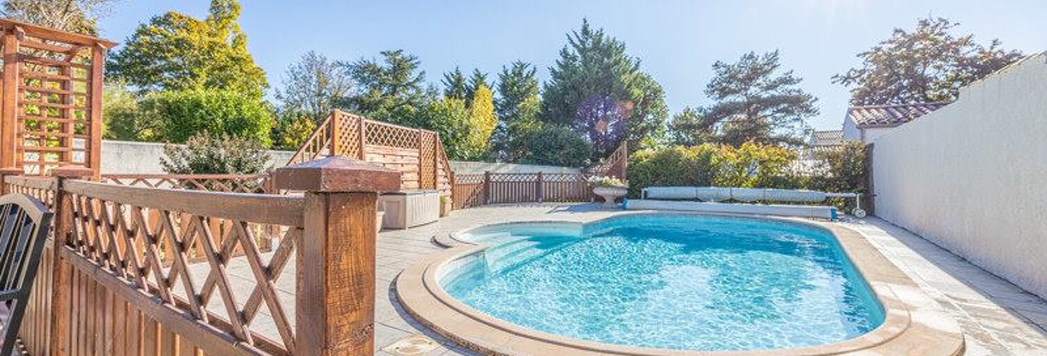 Maison 5 Pièces 102 m² à vendre à Montroy (17220)