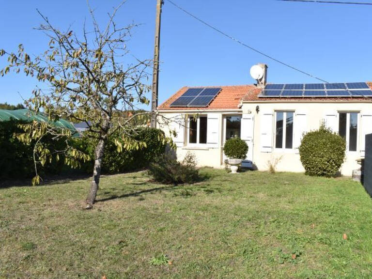 MAISON AVEC PANNEAUX PHOTOVOLTAIQUES ET CLIM — photo 1