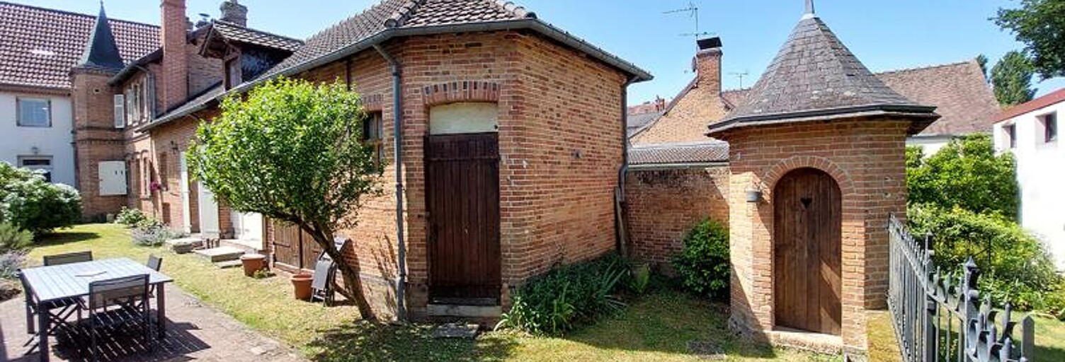 Maison 6 Pièces 218 m² à vendre à Salbris (41300)