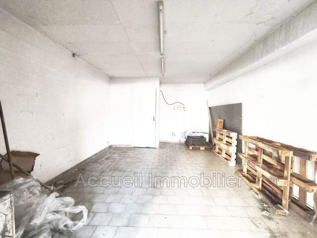 Murs commerciaux tous commerces d''environ 19 m².<BR>Idéal stocka — photo du bien
