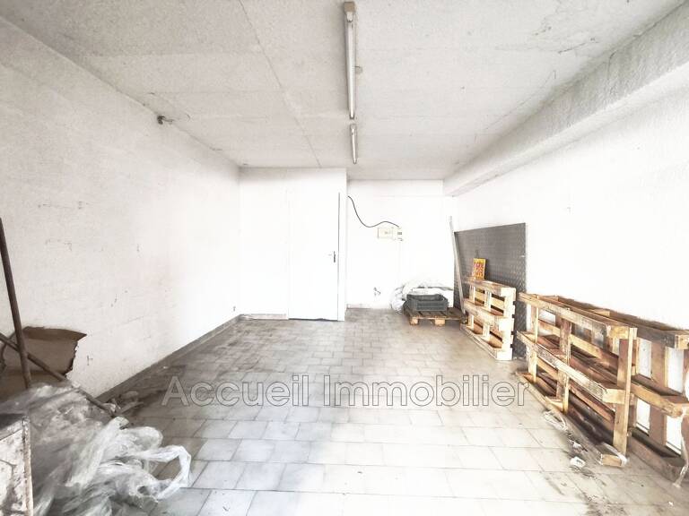 Murs commerciaux tous commerces d''environ 19 m².<BR>Idéal stocka — photo 1